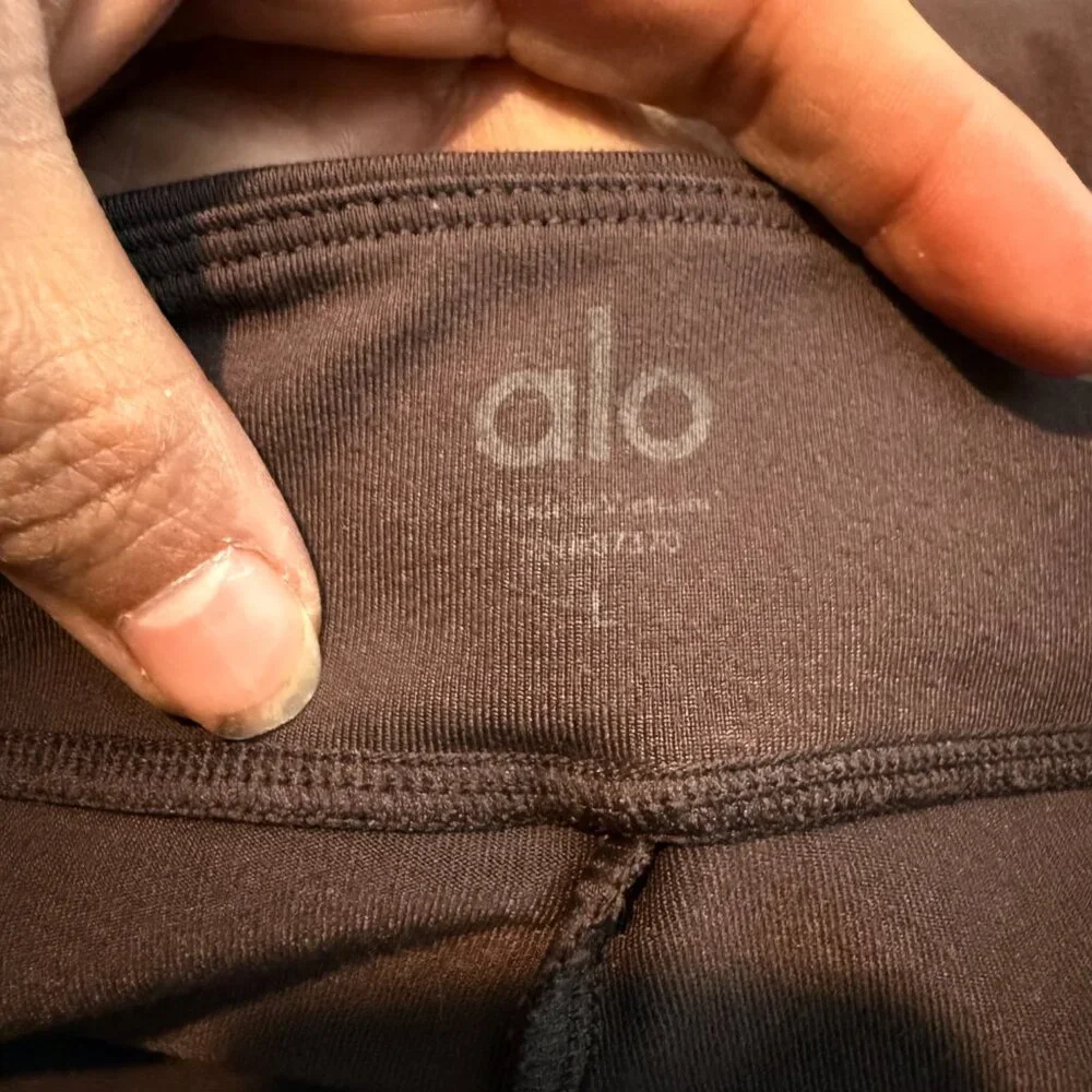 ALO Yoga Airbrush High-Waist 7/8 Flutter Leggings Raisin Purple Size Large
